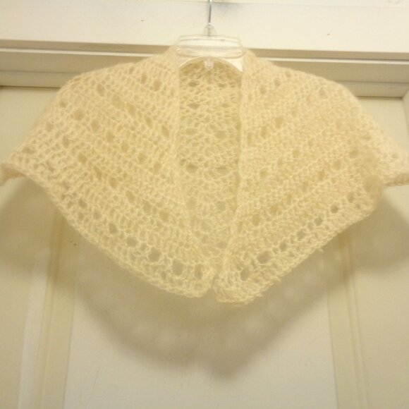 VINTAGE RETRO HANDMADE Wooly Mix Smaller Pretty Shawl - Picture 3 of 4